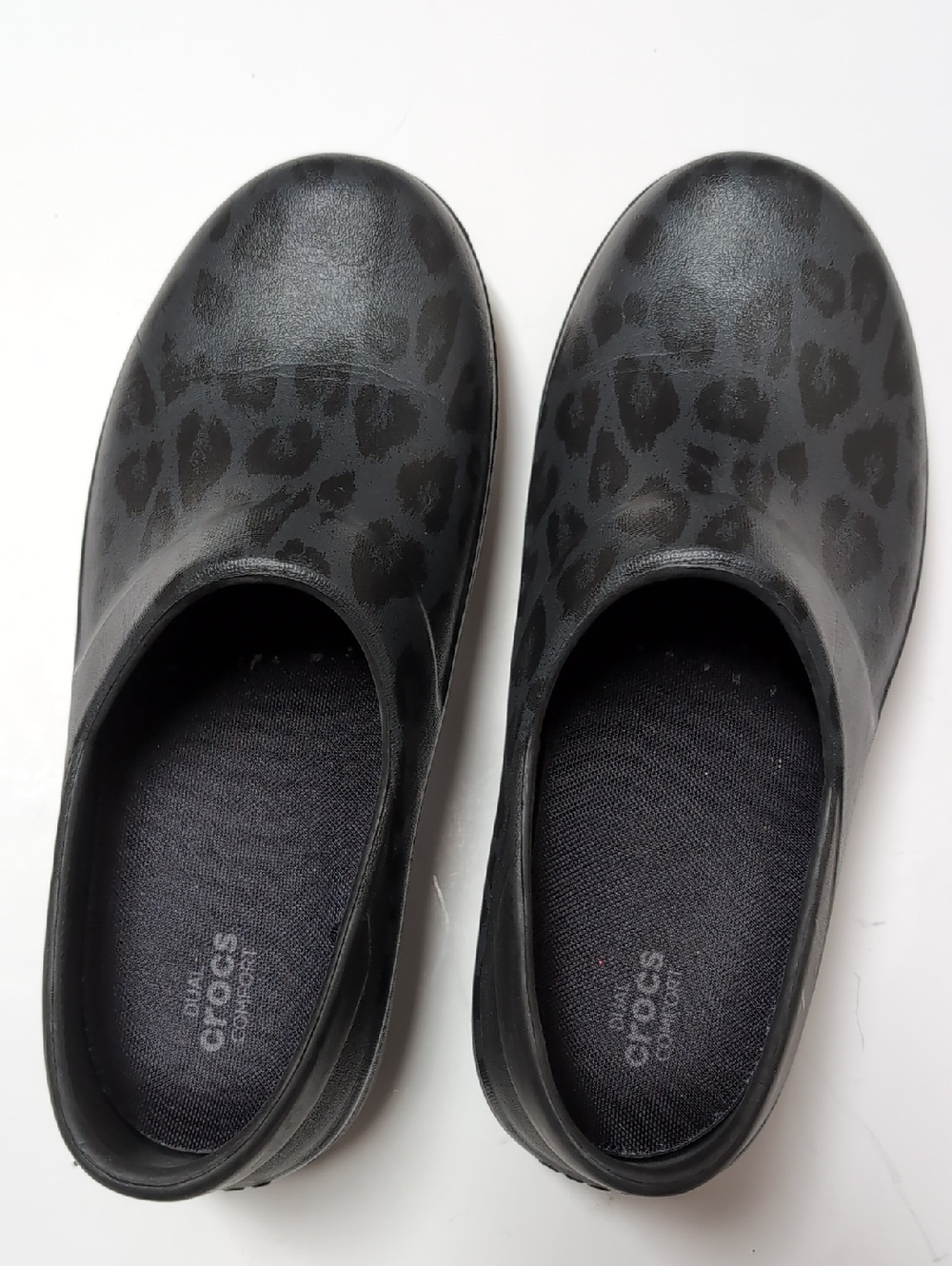 CROCS Women's Black Leopard-Print Clogs